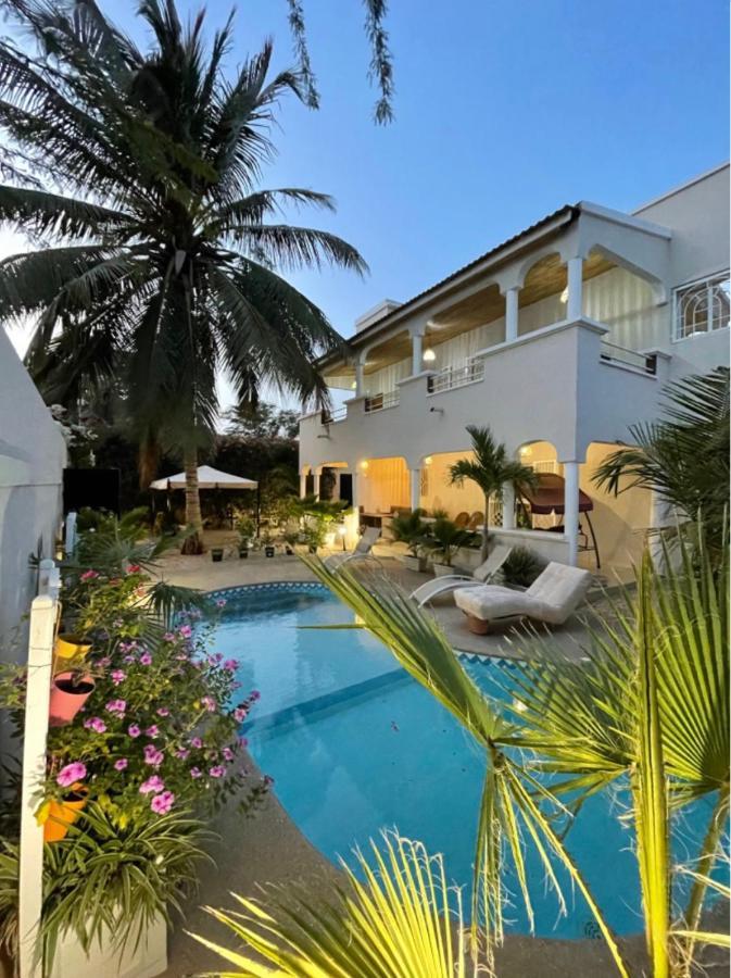 Villa Ngore Saly Buitenkant foto